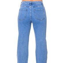 Lade das Bild in den Galerie-Viewer, Wholesale Callie Pinstripe Plus: Rhinestone Straight Leg Jeans 2 Pack 11 15
