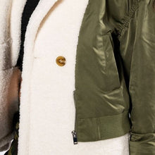 Lade das Bild in den Galerie-Viewer, Wholesale Miz Teddy Bomber: Nylon Sherpa Blazer Jacket 2 Pack L XL
