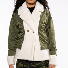 Lade das Bild in den Galerie-Viewer, Wholesale Miz Teddy Bomber: Nylon Sherpa Blazer Jacket 2 Pack L XL
