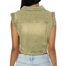 Charger l&#39;image dans la galerie, Callie Lives Miz Stone Washed AKIRA Olive Denim Crop Vest
