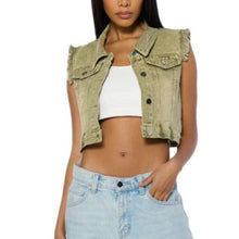 Charger l&#39;image dans la galerie, Callie Lives Miz Stone Washed AKIRA Olive Denim Crop Vest
