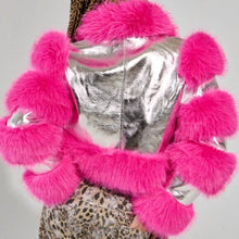 Lade das Bild in den Galerie-Viewer, STASIA 3006 Akira Loverboy Silver Pink Faux Fur Moto Jacket Large
