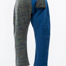 Carica l&#39;immagine nel visualizzatore di Gallery, Callie Trifecta: Mixed Denim Khaki Camo Cargo Harem Jeans
