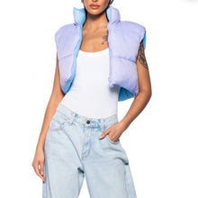 Lade das Bild in den Galerie-Viewer, Callie Lives Stasia Said Reverse: Lilac Purple &amp; Powder Blue Crop Puffer Vest XL
