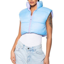 Lade das Bild in den Galerie-Viewer, Callie Lives Stasia Said Reverse: Lilac Purple &amp; Powder Blue Crop Puffer Vest XL
