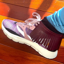 Charger l&#39;image dans la galerie, Miz Valentino Garavani Purple Pink Moccasin Fringe Knit Training Sneaker
