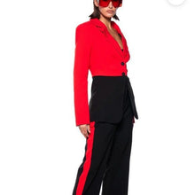 Lade das Bild in den Galerie-Viewer, Miz 34th Street Colorblock Red &amp; Black Blazer Small
