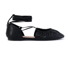 Ladda upp bild till gallerivisning, Callie Lives Elaine Ballet AZALEA WANG Black Lace Up Flat 7.5
