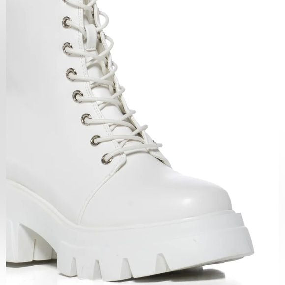 Callie Lives Miz AZALEA WANG GRISELDA BLANCO Work Bootie In White