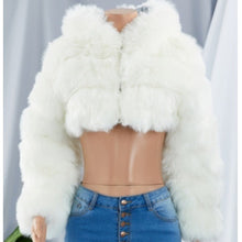 Carica l&#39;immagine nel visualizzatore di Gallery, Wholesale 2 PK: Callie Winter White: Fuzzy Faux Fur Cropped Winter Puffer Jackets
