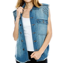 Carica l&#39;immagine nel visualizzatore di Gallery, WHOLESALE 3PK: Callie Christian Cross Stud Denim Jean Jacket Vest
