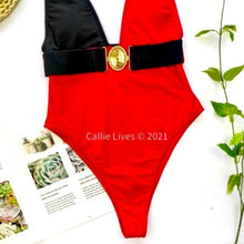 Carica l&#39;immagine nel visualizzatore di Gallery, Callie Medallion: Trophy Chic Color Block Swimsuit
