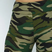Load image into Gallery viewer, Wholesale 4 Pack: Miz Hunter: Thick High Waist Band Camo Printed Yoga Leggings
