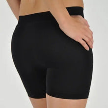 Lade das Bild in den Galerie-Viewer, Wholesale 4Pack: Xena Tight Booty: Seamless Stretch Underwear Short Shorts
