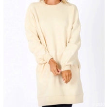 Load image into Gallery viewer, Wholesale 3 Pack:  Callie Cream Oversize Crew Neck Pocket Sweat Shirt
