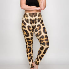 Load image into Gallery viewer, Wholesale 4 Pack: Miz Plus: Panther Fur Skin Animal Print 3D illusion Leggings XL
