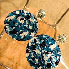 Load image into Gallery viewer, Wholesale: 5 Pack: Callie Camo: Circle Metal Hammered Pierced Earrings
