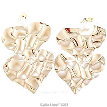 Carica l&#39;immagine nel visualizzatore di Gallery, Wholesale: 3 Pack: Callie Big Love Metal Hammered Heart Clip-On Earrings
