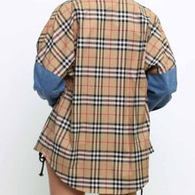 Carica l&#39;immagine nel visualizzatore di Gallery, Wholesale 2Pack: Callie Berry: Denim &amp; Plaid Curved Hem Button Down Jean Shirt Jacket Shackets
