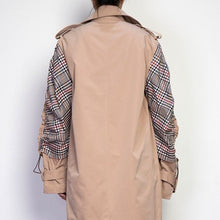 Cargar imagen en el visor de la galería, Wholesale 3Pack: Callie Berry: Rain Trench Plaid Open Air Tan Spring Jacket
