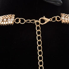 Lade das Bild in den Galerie-Viewer, Wholesale Sample: Callie Queen:Bling Iridescent Crystal Bib Necklace in Gold
