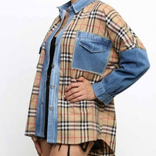 Lade das Bild in den Galerie-Viewer, Wholesale 2Pack: Callie Berry: Denim &amp; Plaid Curved Hem Button Down Jean Shirt Jacket Shackets
