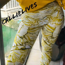Lade das Bild in den Galerie-Viewer, Wholesale Miz GoldBar: Yellow White 3D graphic Legging, Wholesale, CallieLives 
