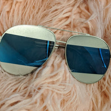 Lade das Bild in den Galerie-Viewer, Stasia Code Blu: Silver Mirror Panel Shades, Accessories, CallieLives 
